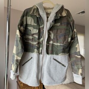 Vintage Havana Camo Shacket with Utility Jacket Top and Sweatshirt Bottom, sz S